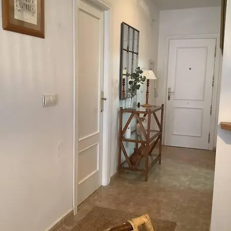 Apto Con Piscina. No Uses Coche Vacaciones. Appartement *