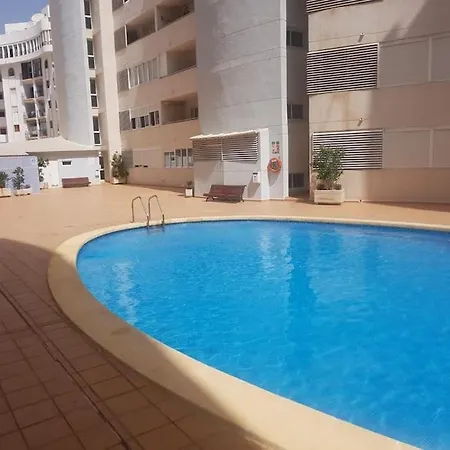 Apto Con Piscina. No Uses Coche Vacaciones. *