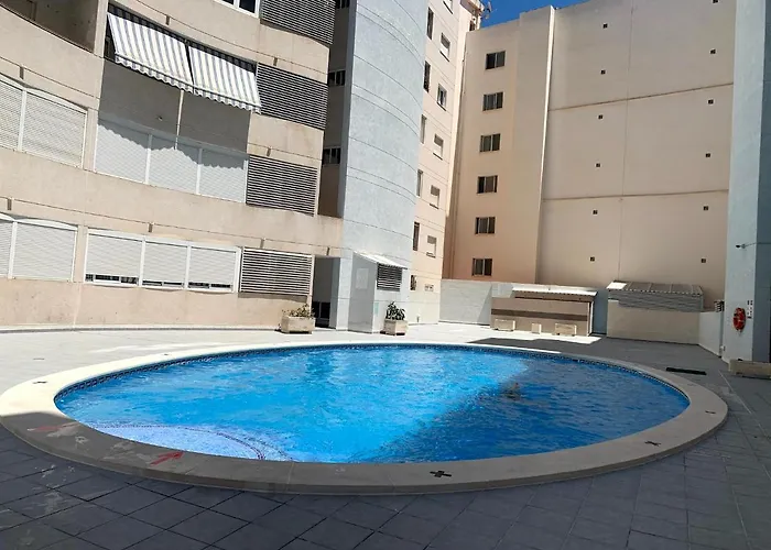 Apto Con Piscina. No Uses Coche Vacaciones. Apartamento *