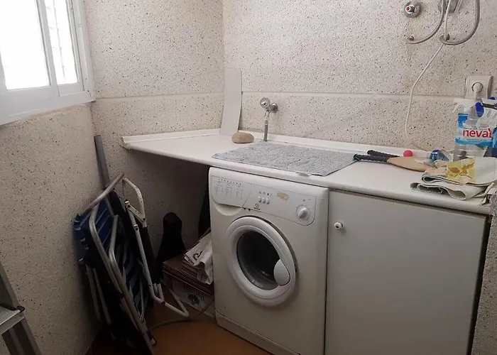 Apto Con Piscina. No Uses Coche Vacaciones. Apartamento