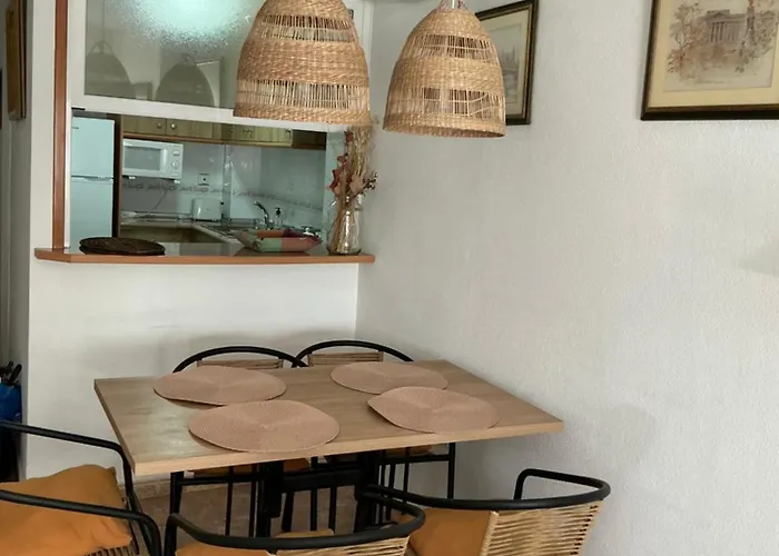 Apto Con Piscina. No Uses Coche Vacaciones.